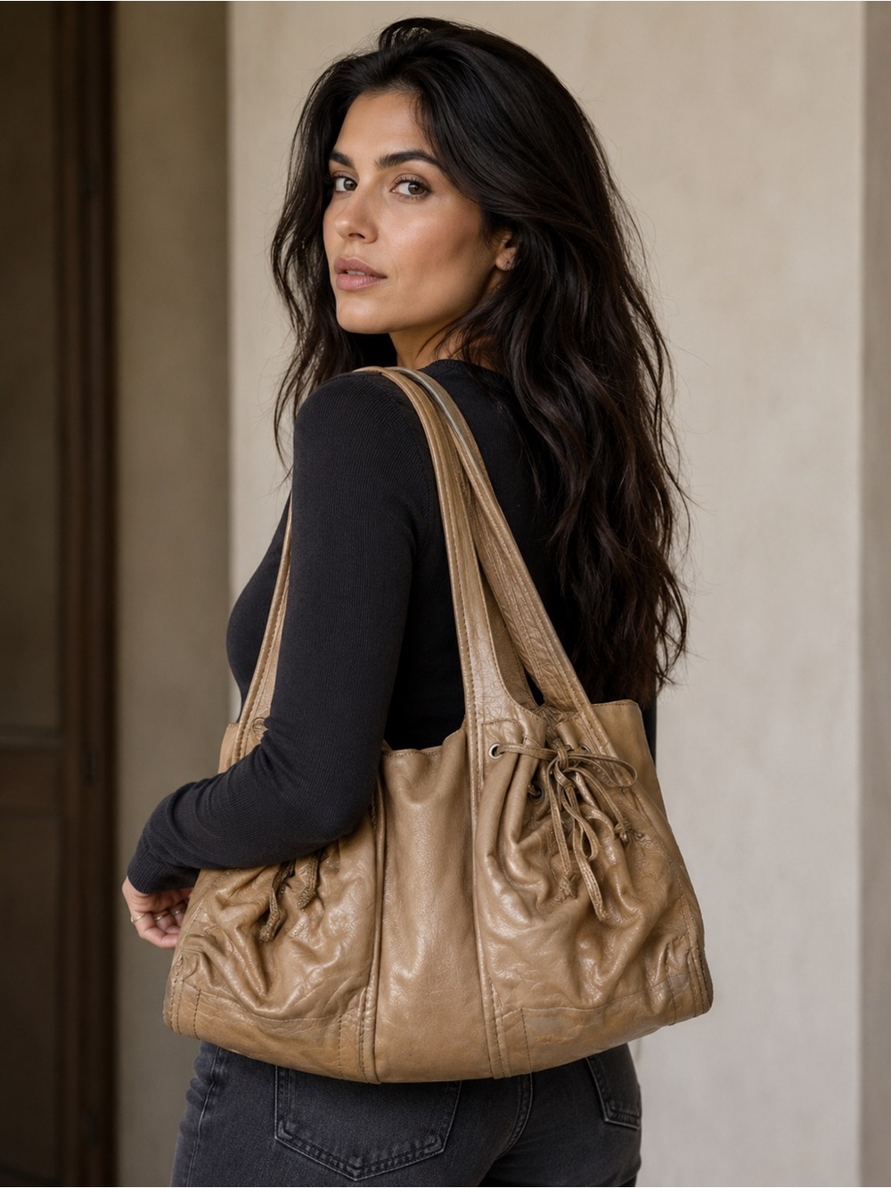 Sondra Roberts Leather vintage tan with shimmer hobo shoulder bag❤️❤️❤️